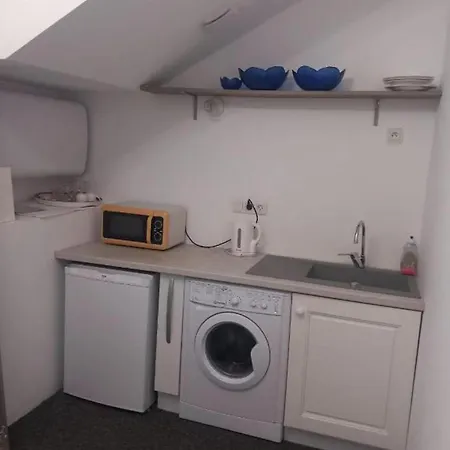 11t Sleeps 2 With Wifi Apartamento