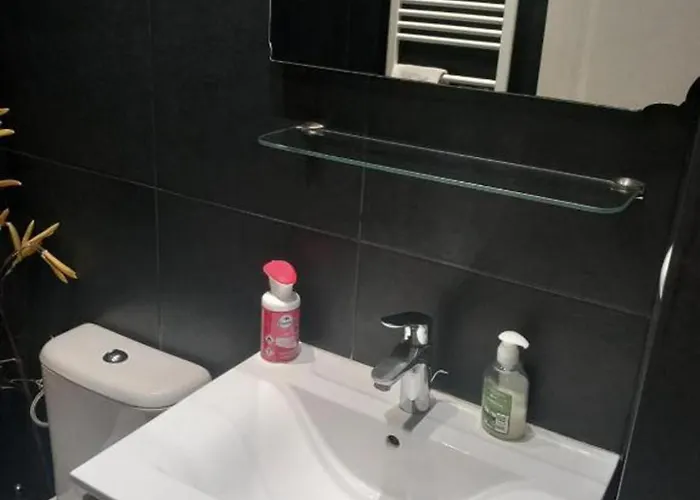 Lejlighed 11t Sleeps 2 With Wifi *