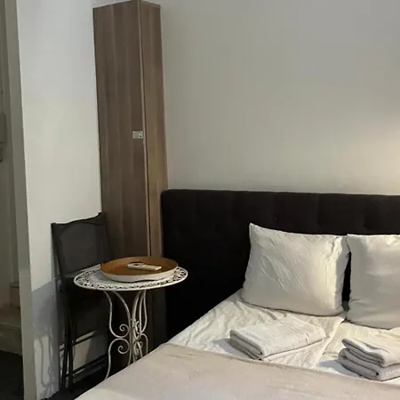 Daire 11t Sleeps 2 With Wifi Beausoleil